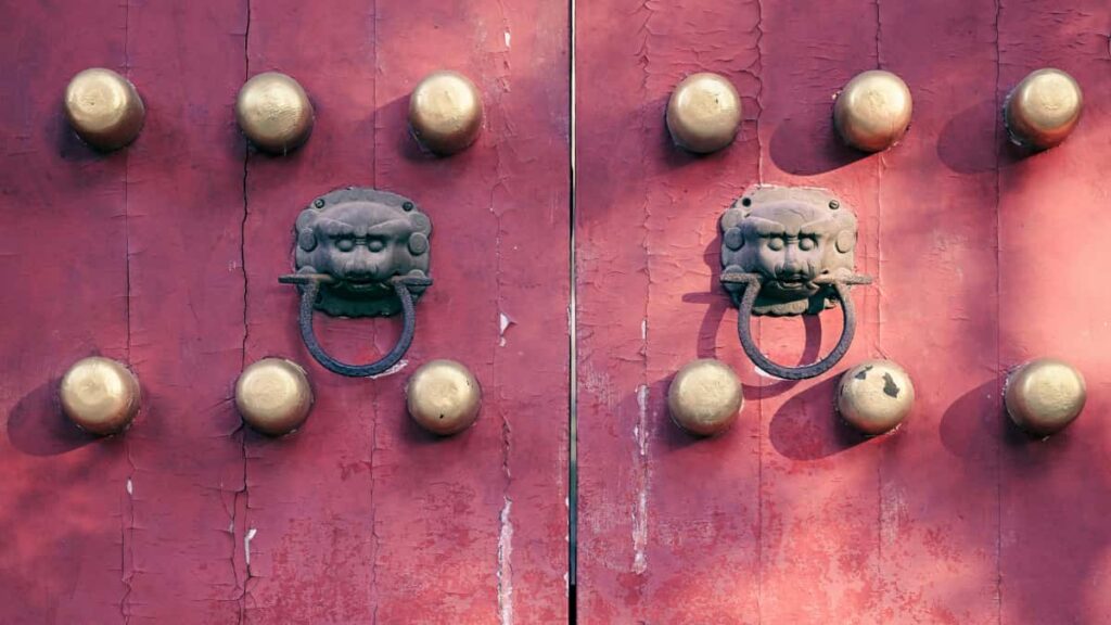 Praktische Anleitung fur Schweizer Creator: wie du mexikanische Brands auf Snapchat erreichst, Before/After-Storys pitchst und Kampagnen landest mit Taktik, Beispiele und Rechtliches.