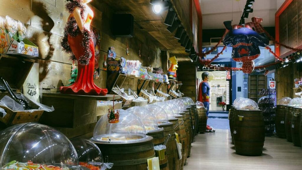 Praktische Anleitung fur Schweizer Creator: Wie du PuertoRicoMarken via Disney Plus findest, kontaktierst und Outfits mit BrandProdukten stylst.