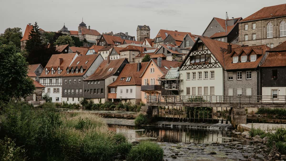 Slovenische Brands auf Roposo erreichen — Paid Deals schnell
